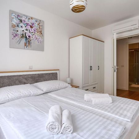 Apartments Luna With Free Parking Zadar Eksteriør billede
