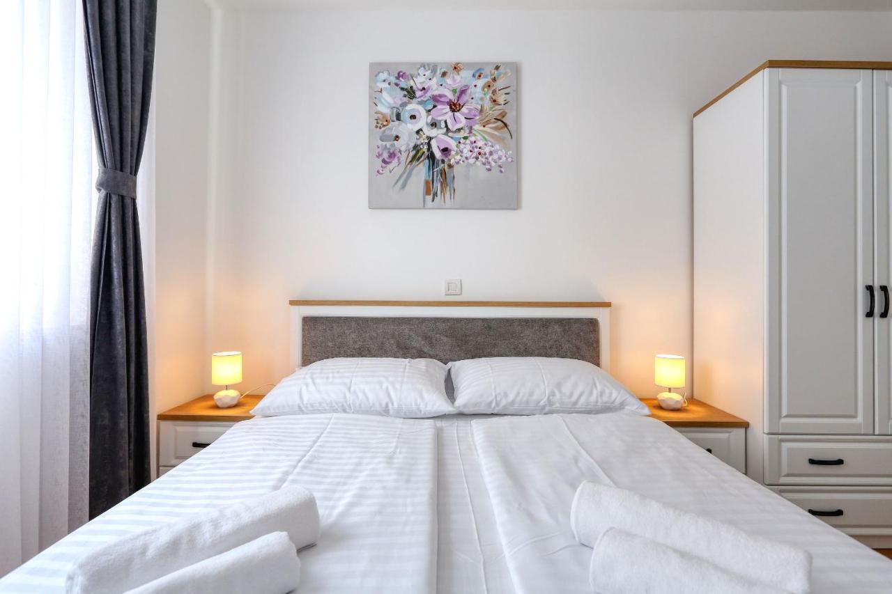 Apartments Luna With Free Parking Zadar Eksteriør billede