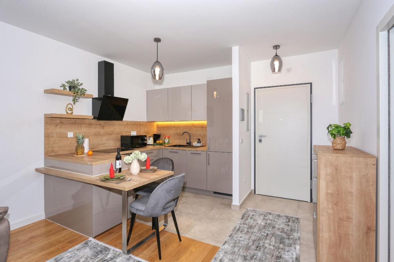 Apartments Luna With Free Parking Zadar Eksteriør billede