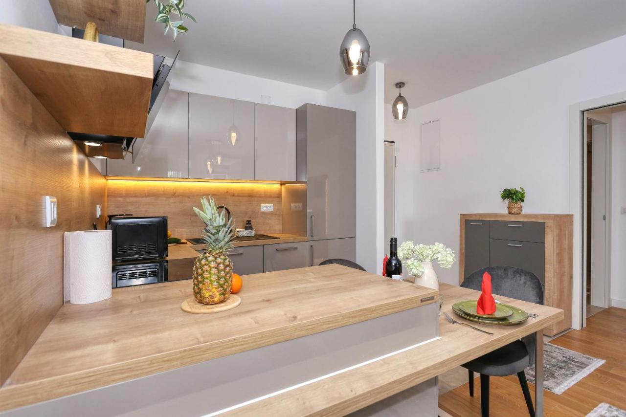 Apartments Luna With Free Parking Zadar Eksteriør billede